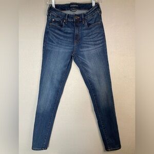 AEROPOSTALE WOMEN’s HIGH RISE JEGGING, SZ-6, BLUE JEAN